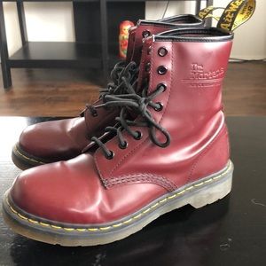 Doc martens (gently used)